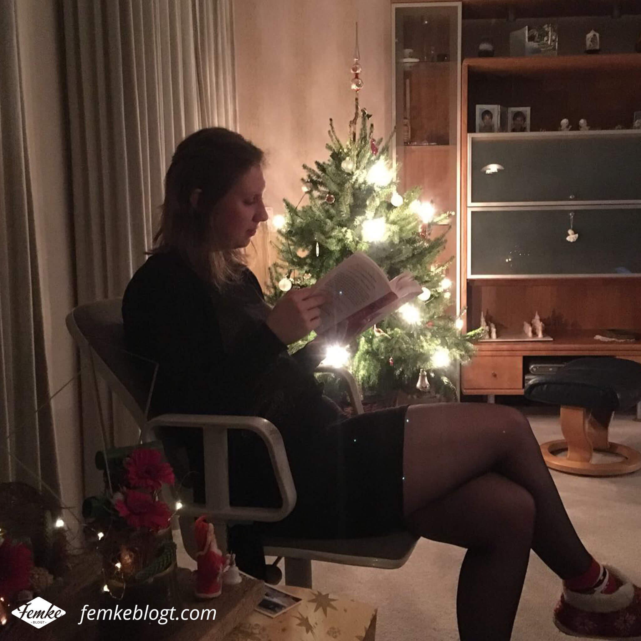 Maandoverzicht december | Lekker lezen met kerst bij het licht van de kerstboom