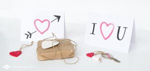 DIY valentijnshartjes van FIMO klei | Maak Valentijnshartjes van FIMO klei voor op een lief kaartje of als sleutelhanger!